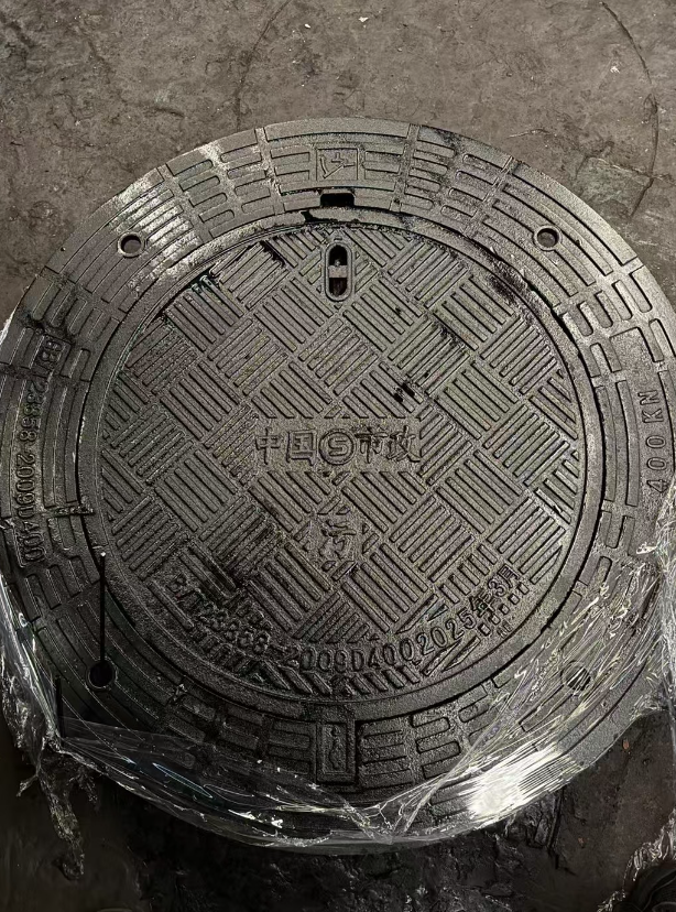 云县球墨铸铁防沉降井盖展示
